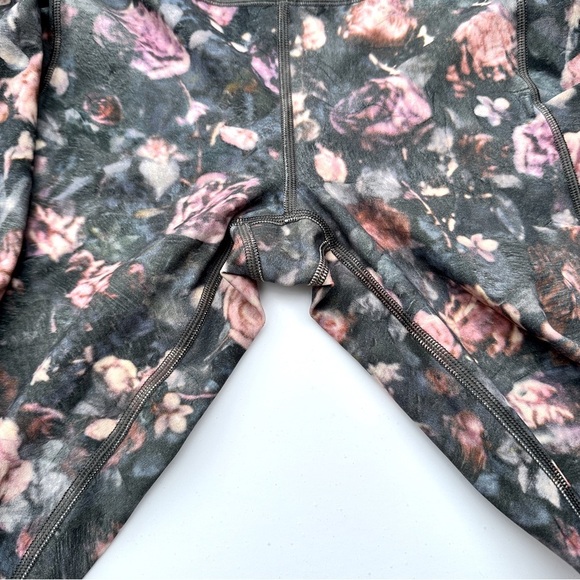 HTF Lululemon Fast and Free High-Rise Tight 25” Floral Dark Forest Size 6 (EUC) - Picture 11 of 16